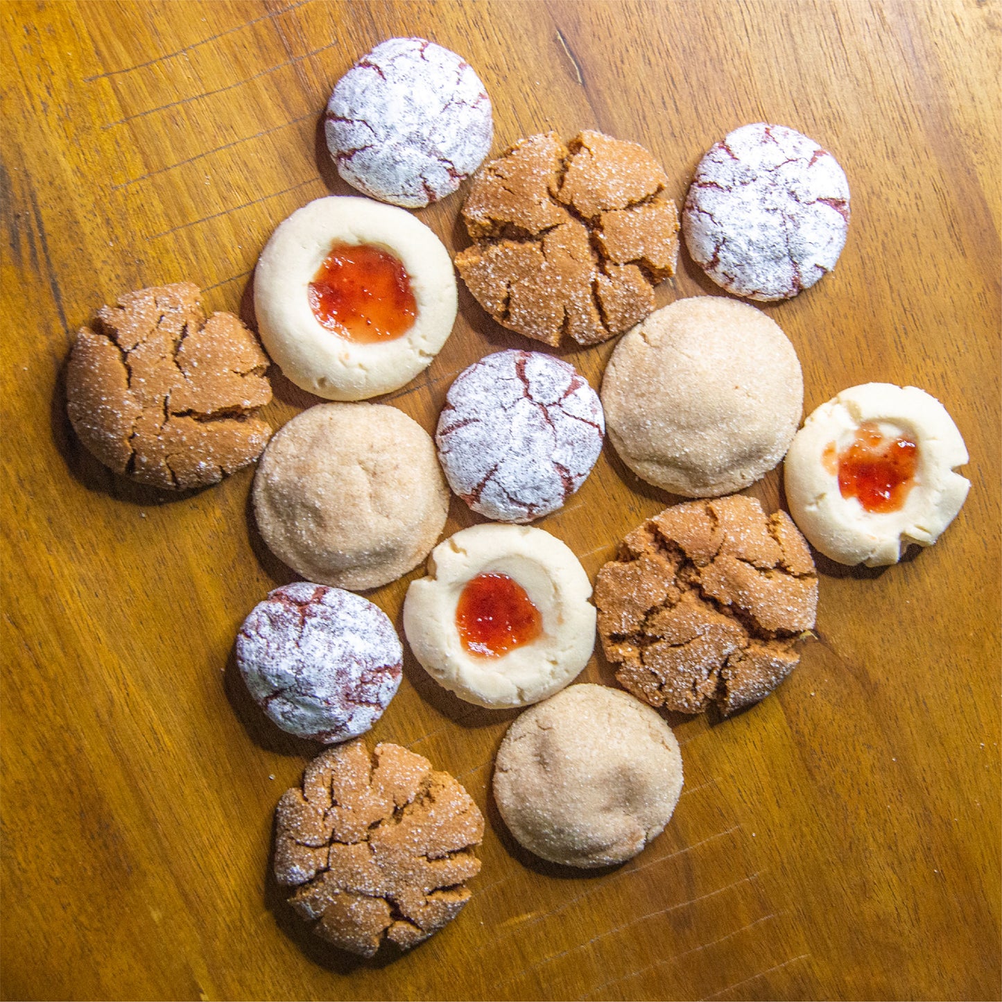 Assorted Vegan Holiday Cookies (16 Count)