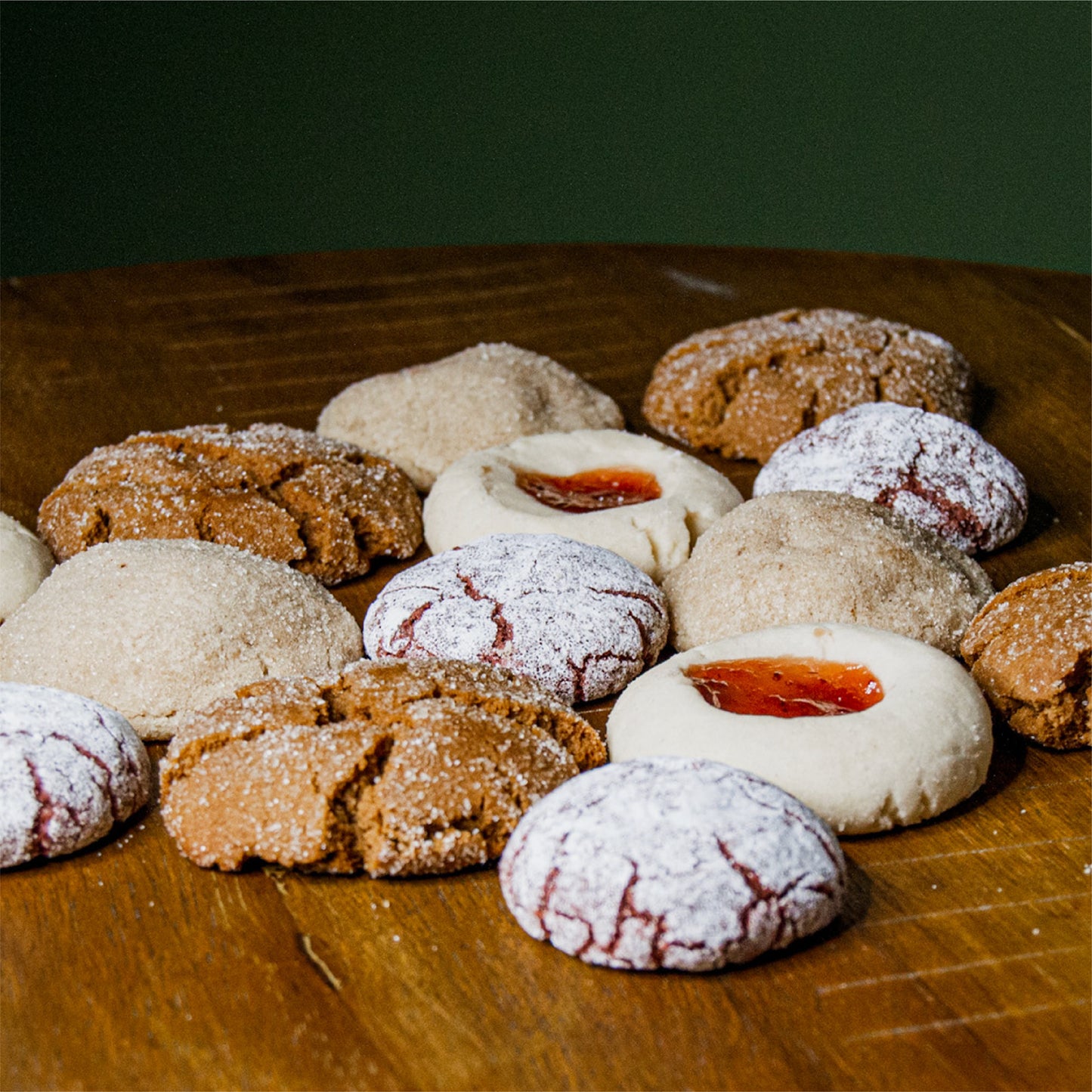 Assorted Holiday Cookies (16 Count)